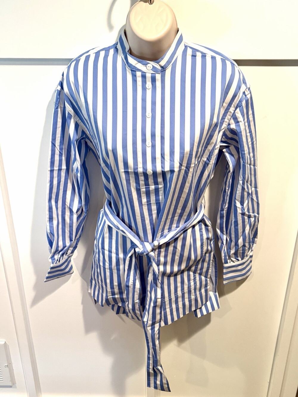 NWT Club Monaco Women’s XS Blue White Striped Collared Button Blouse Belted